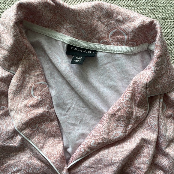 Tahari Woman’s 2-piece Pyjama Set - Picture 7 of 10